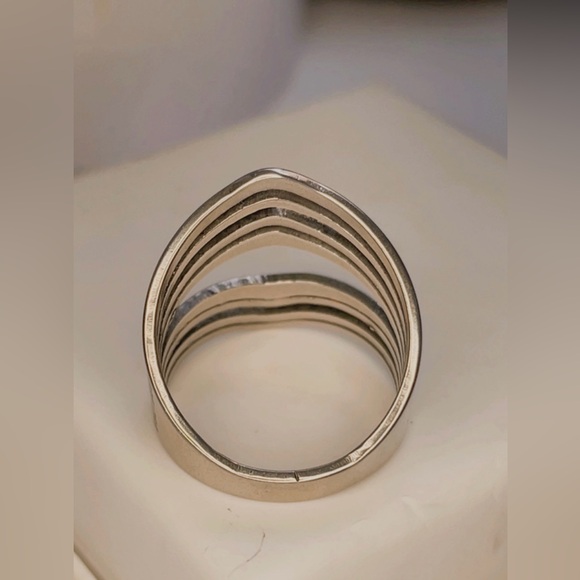 NWT Silver Stainless Steel Ring, Unisex Geometric Laser Cut Pattern Size 9 - Picture 7 of 16